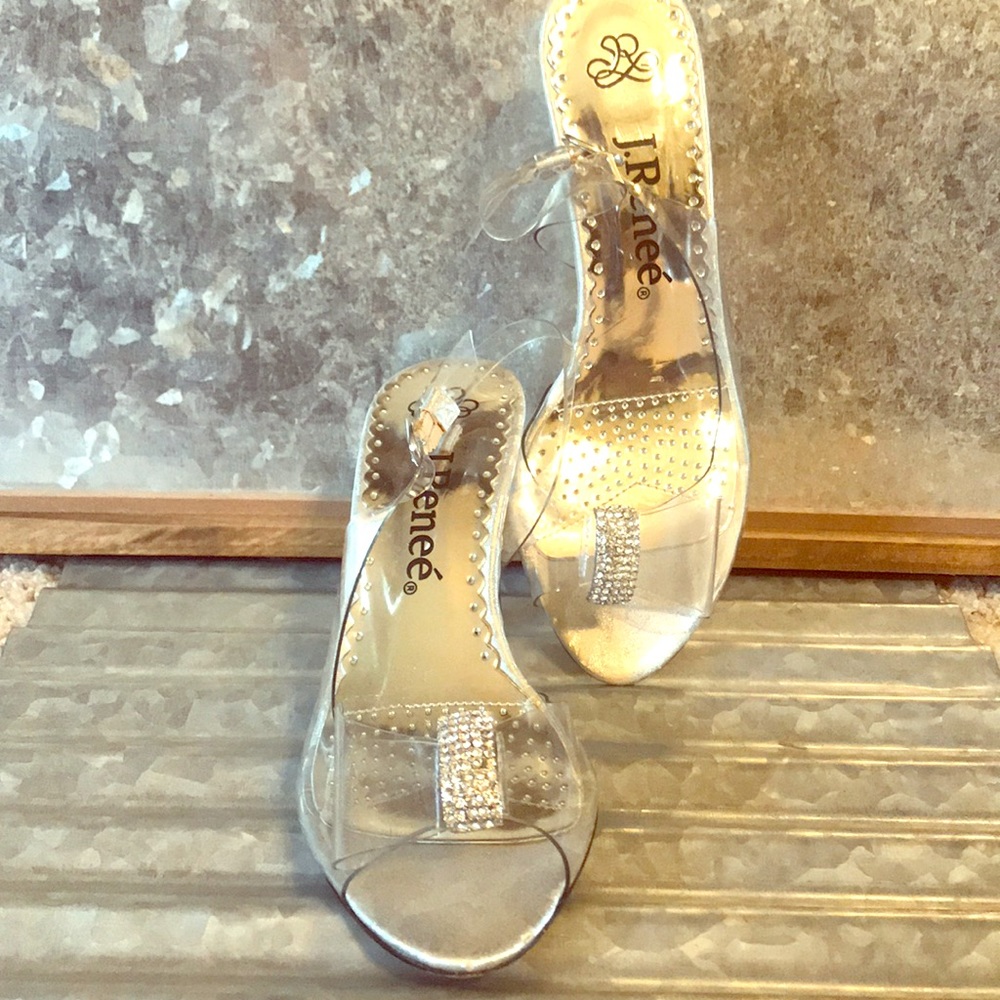 4 1/2 Ladies Shoe (size 2 girls)